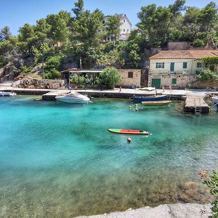 HOLIDAY HVAR lux Basina Extérieur photo