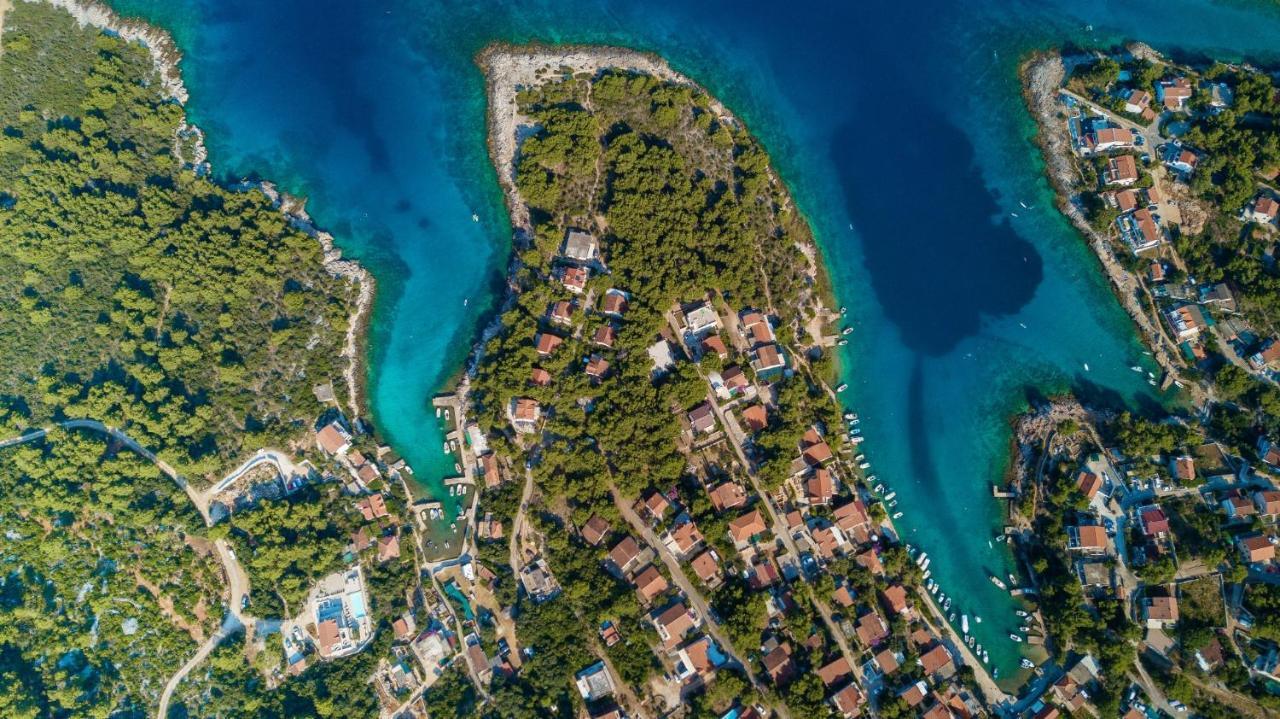 HOLIDAY HVAR lux Basina Extérieur photo