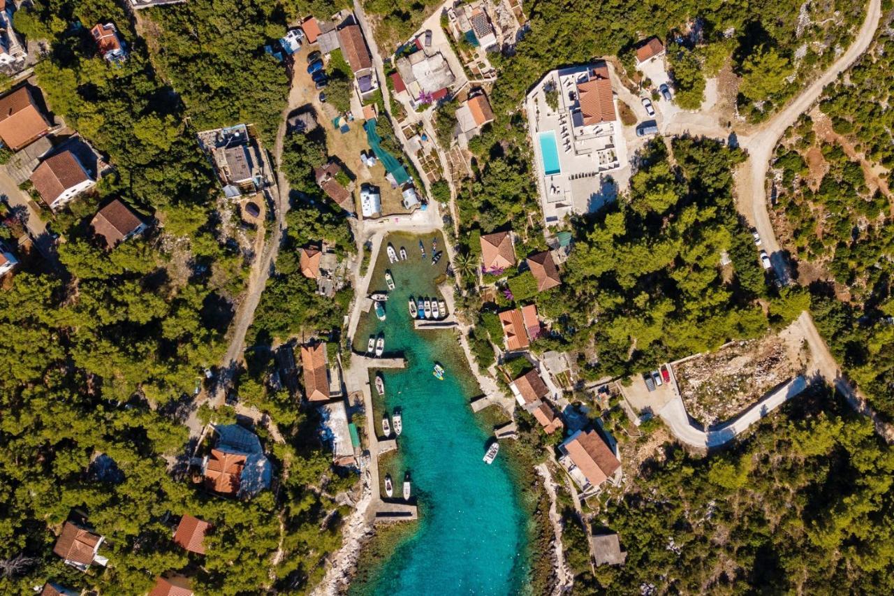 HOLIDAY HVAR lux Basina Extérieur photo