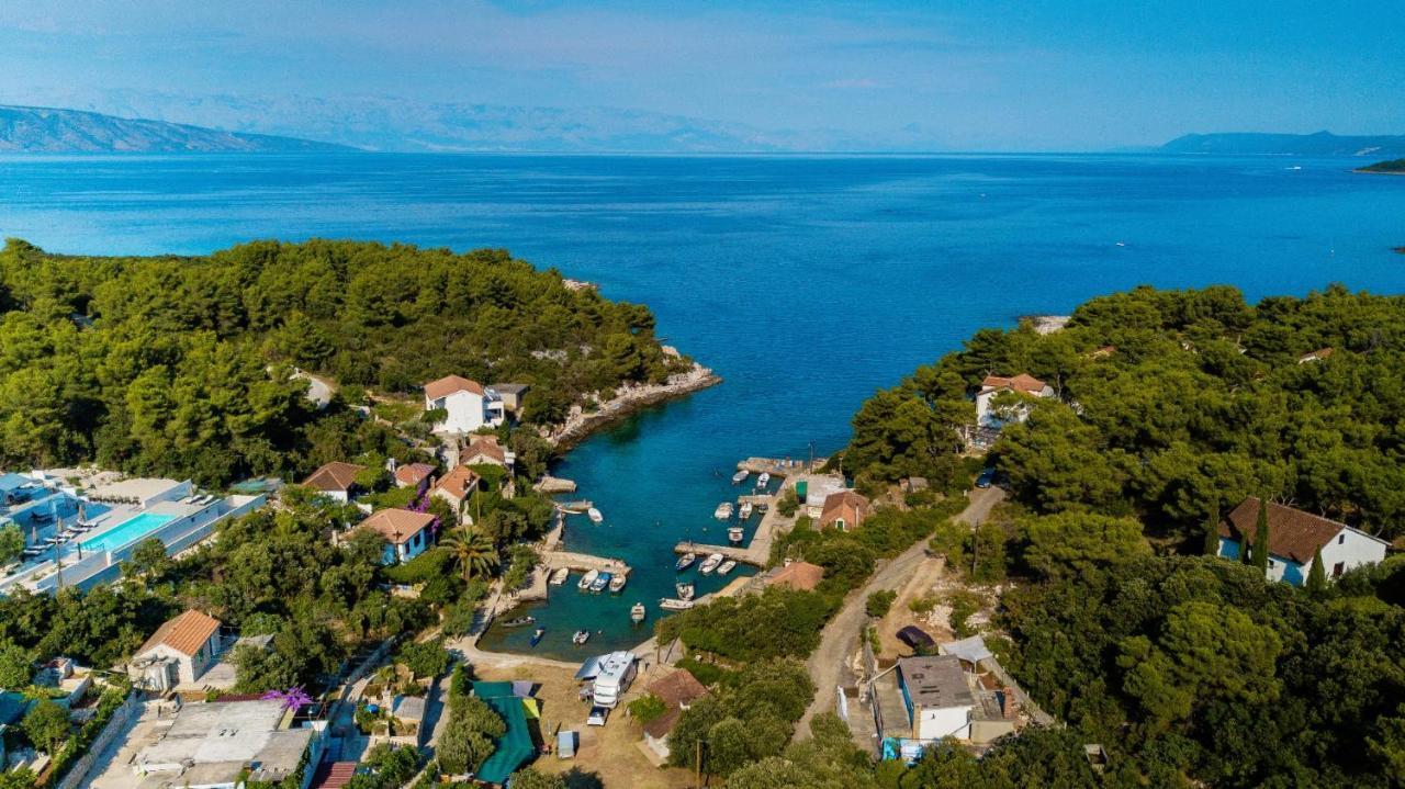 HOLIDAY HVAR lux Basina Extérieur photo