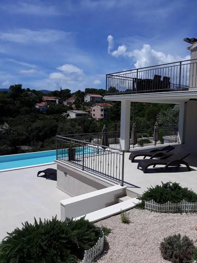 HOLIDAY HVAR lux Basina Extérieur photo