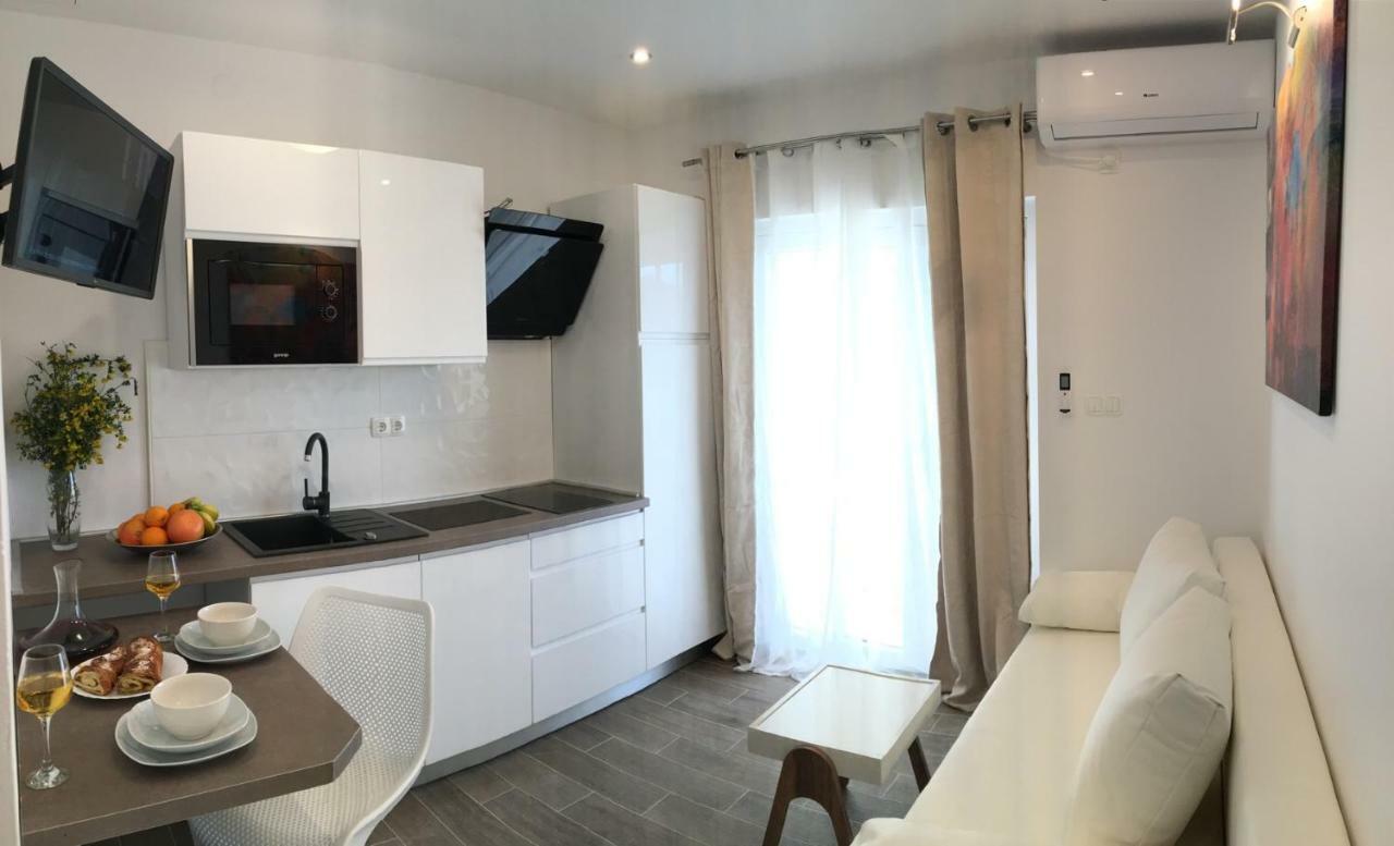 HOLIDAY HVAR lux Basina Extérieur photo