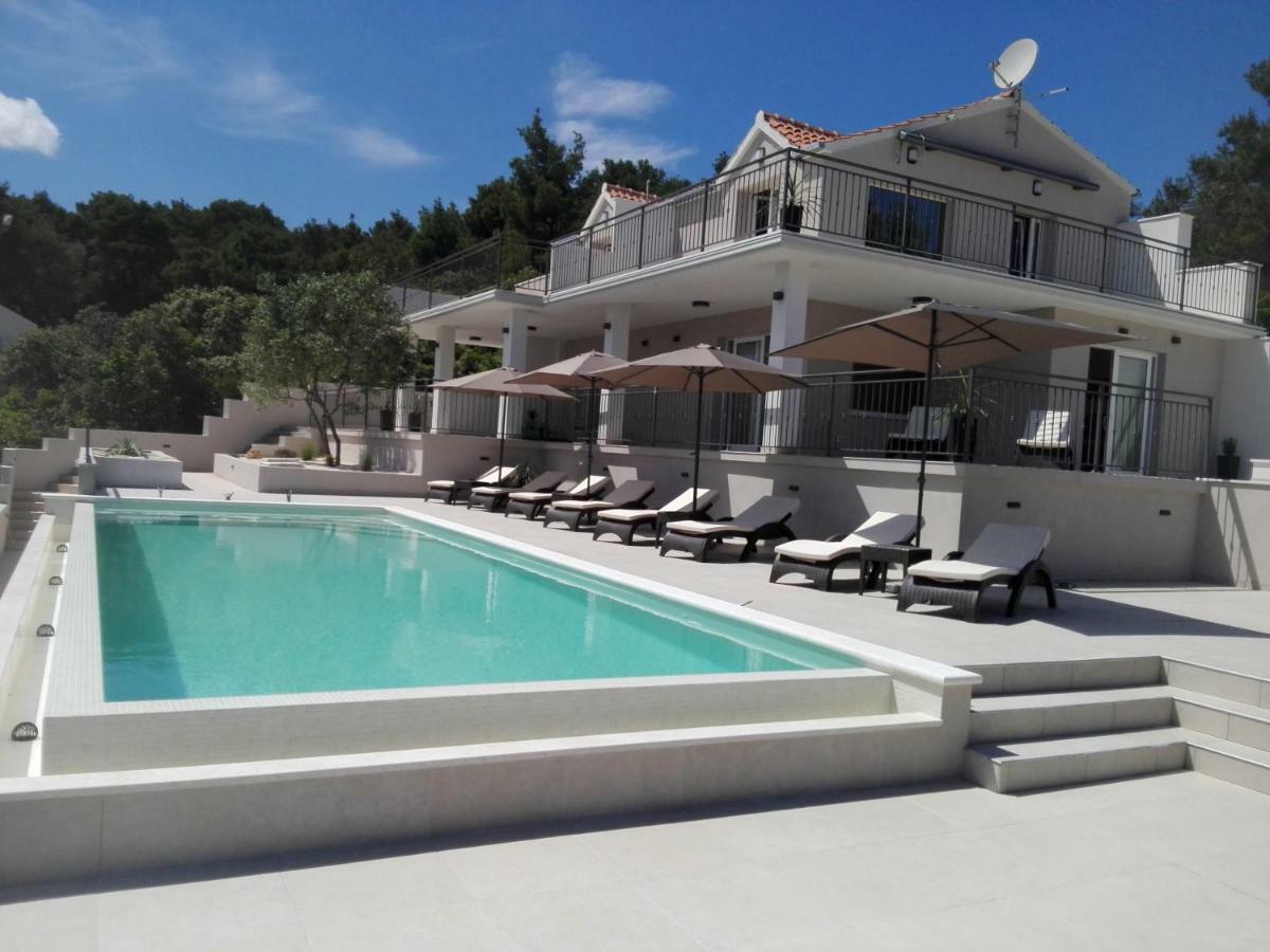 HOLIDAY HVAR lux Basina Extérieur photo